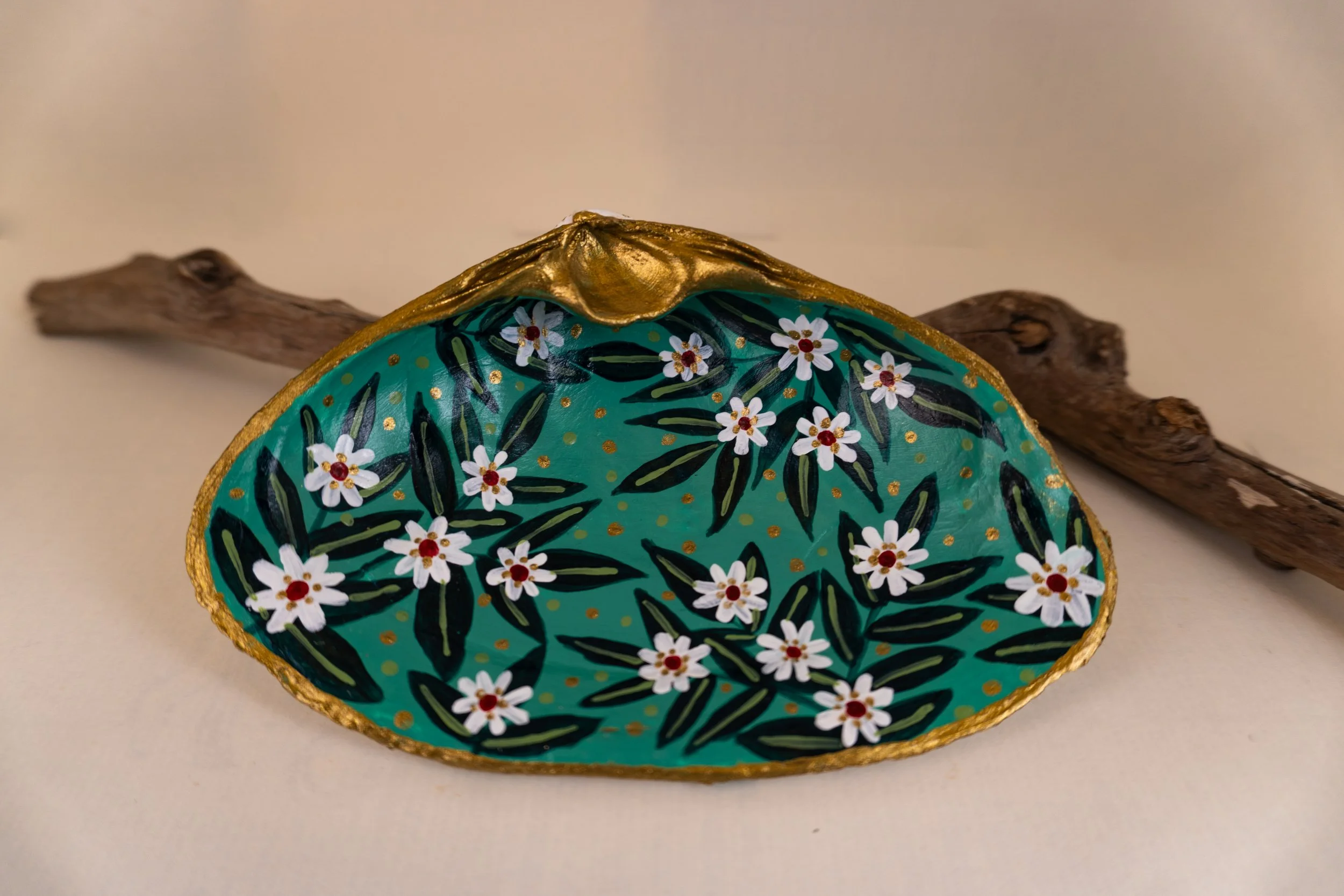 Neel Botanica #4 | Hand-painted Shell Trinket Dish