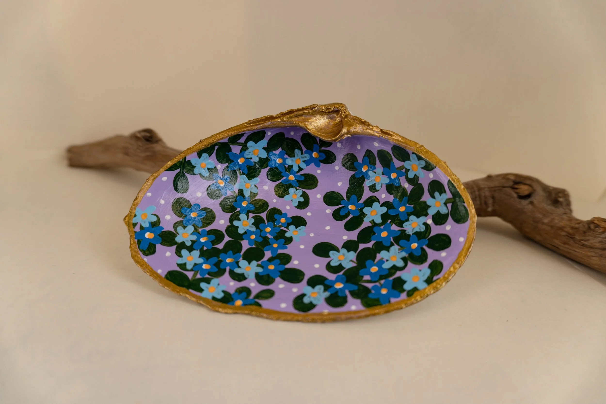 Neel Botanica #2 | Hand-painted Shell Trinket Dish