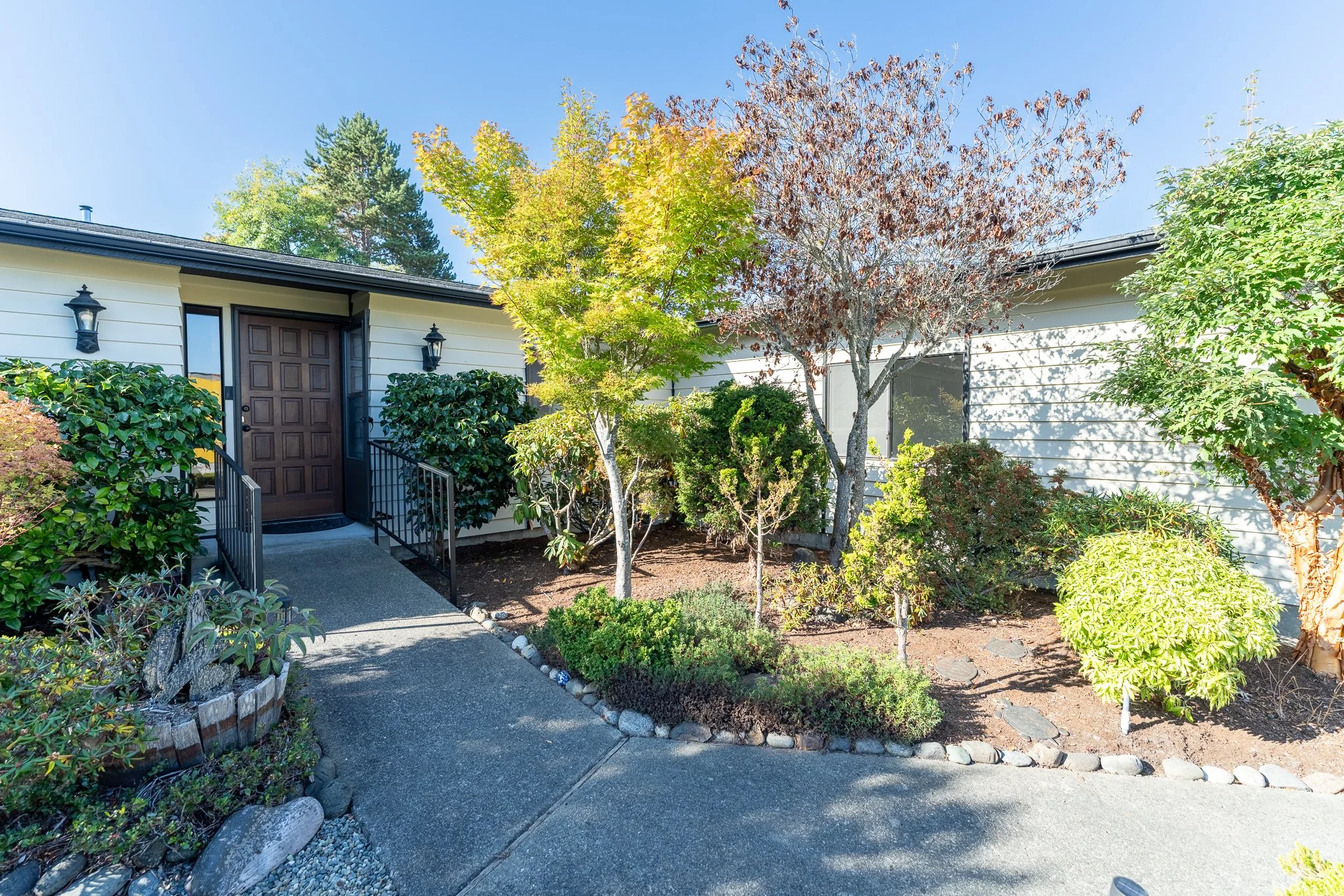 1340 E EIGHTH STREET-9.jpg