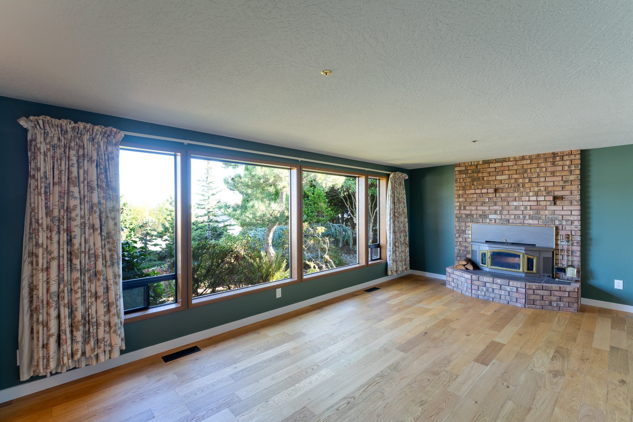 1340 E EIGHTH STREET-18.jpg