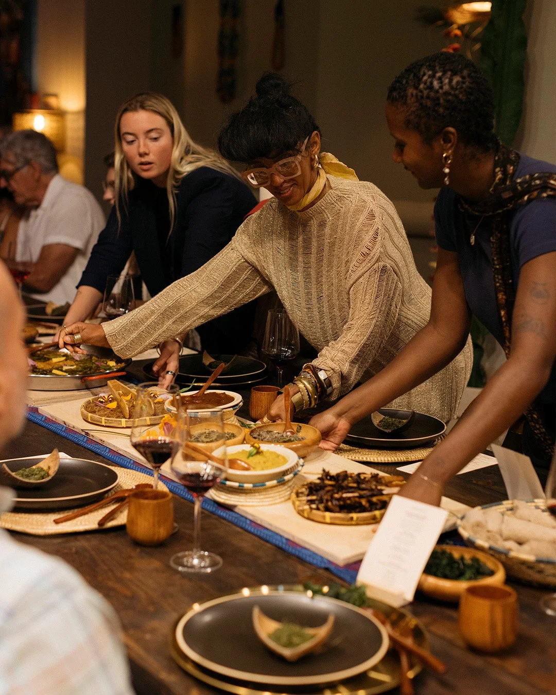 Ebony-x-Whorl-Dinner-Swiper-2_03.JPG