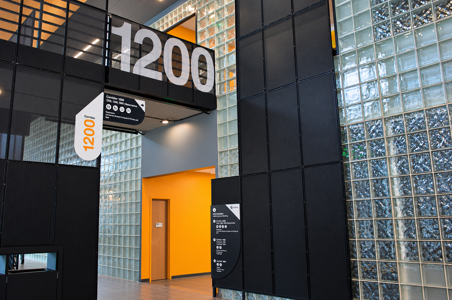 Modern Corridor 1200 Entrance.png