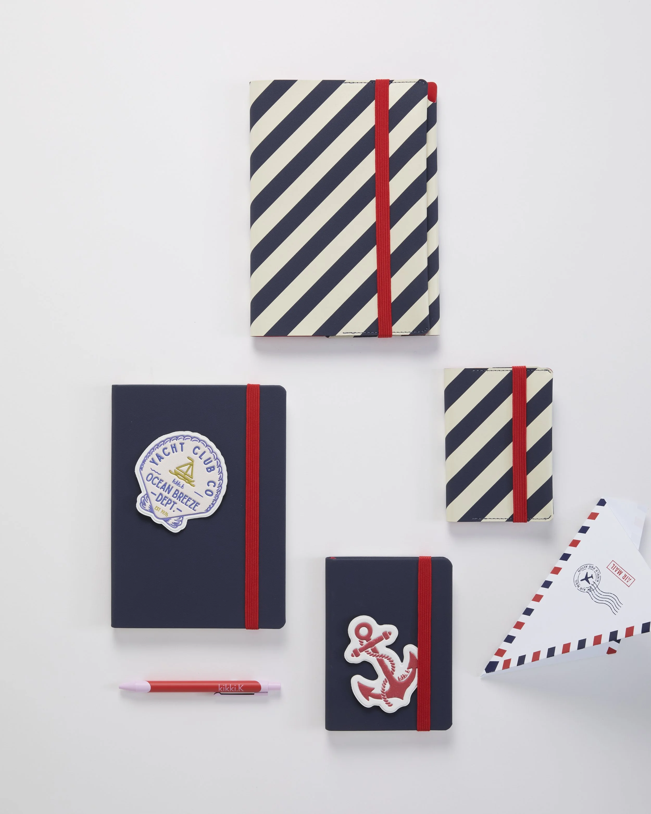 EDM4_SHOT2_NOTEBOOK_NOTEBOOKHOLDERS_GIF_1.jpg