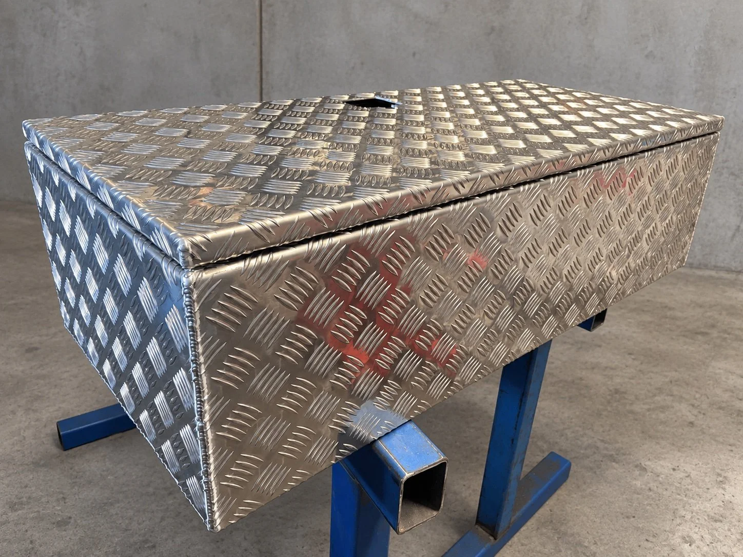 anr-24-checkerplate-toolbox.jpg