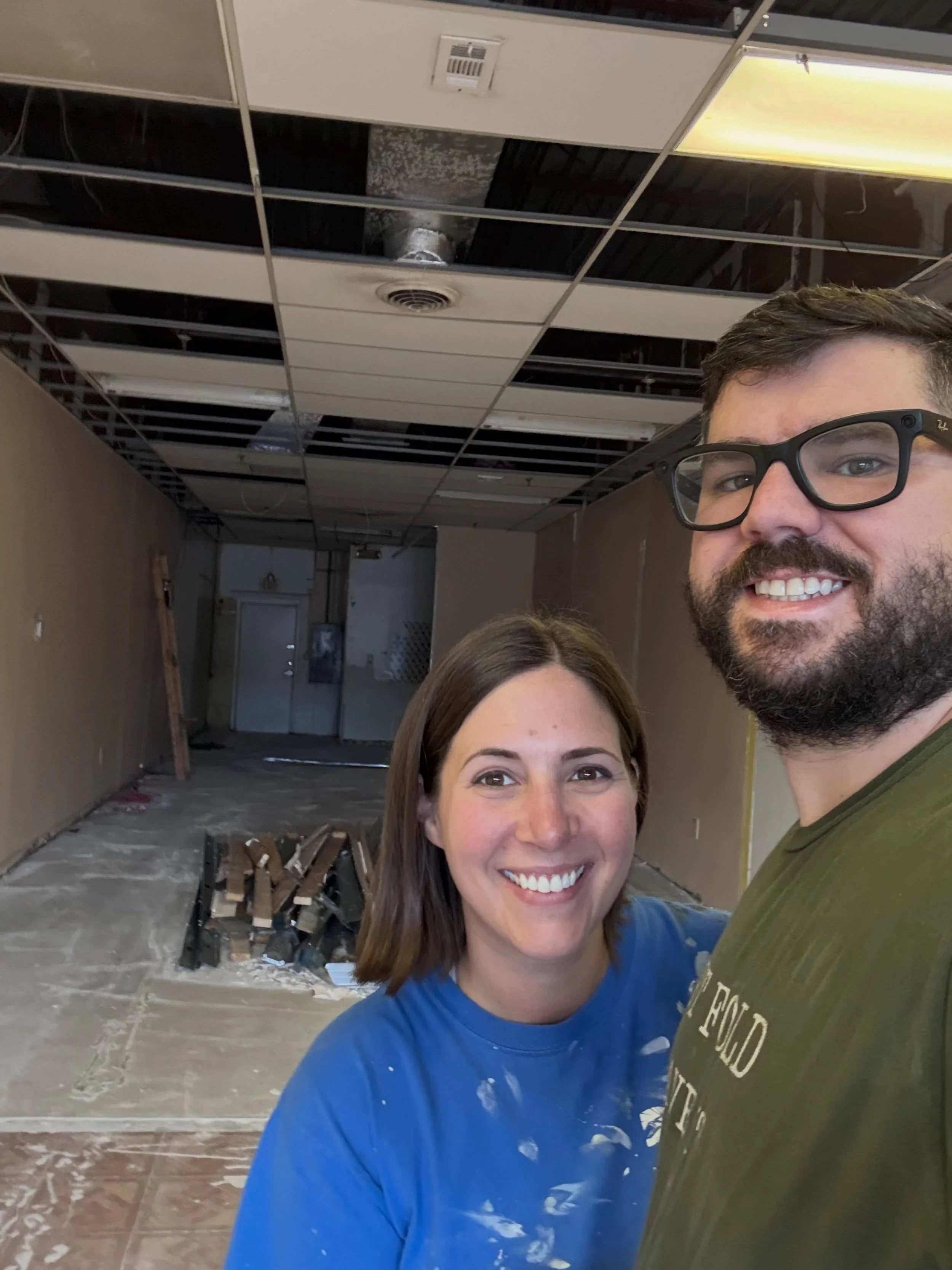Luke had to call in the big guns tonight 🤪Turns out demo requires equal parts muscle, caffeine, and questionable decision‑making. Retro Room is getting real.