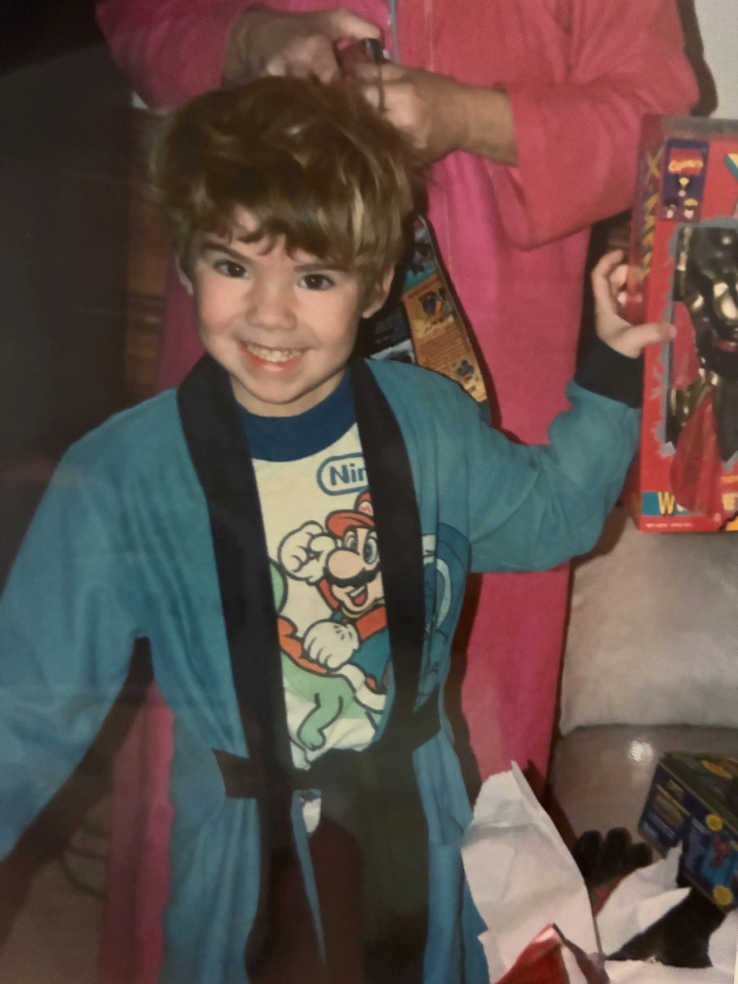 Meet Retro Room owner, Luke. A proud 90s kid, Army veteran, and father of 4. Growing up the 6th of 7 kids, he used to challenge his sisters&rsquo; dates to Mortal Kombat for a chance to take them out. I guess you could say that&rsquo;s when the gamin