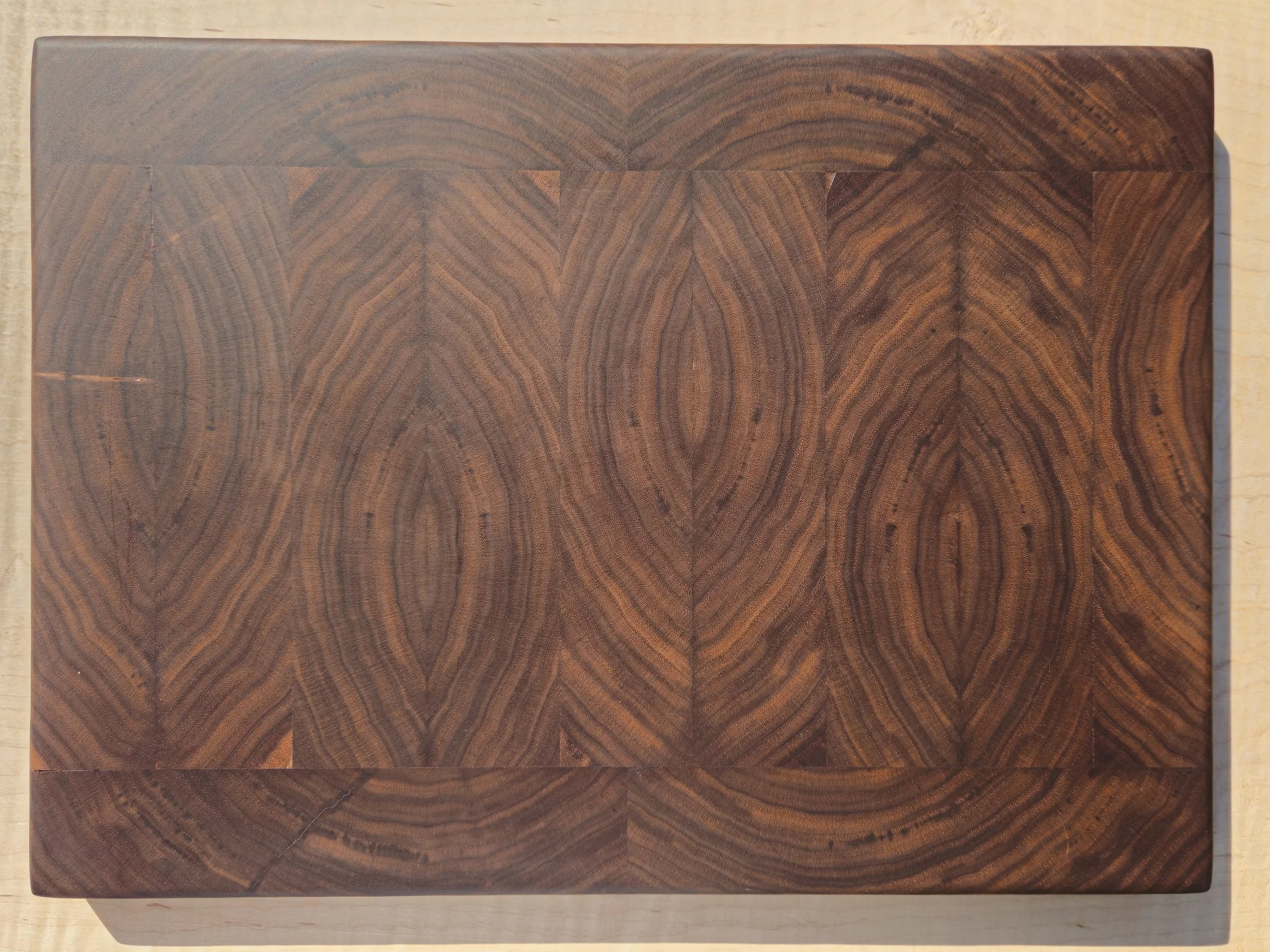 WalnutBoard_02-2.jpg