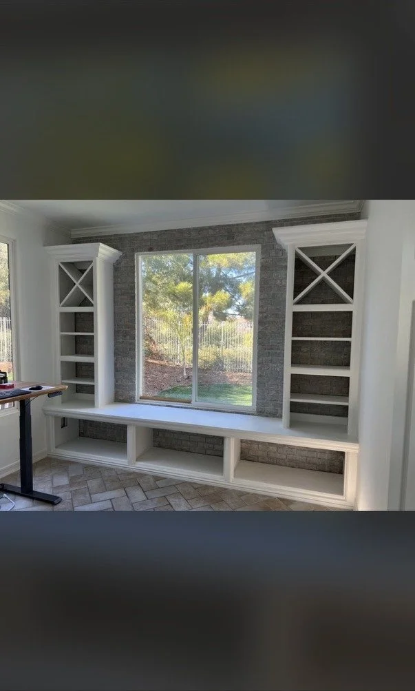 Built-in shelving, lacquer finish