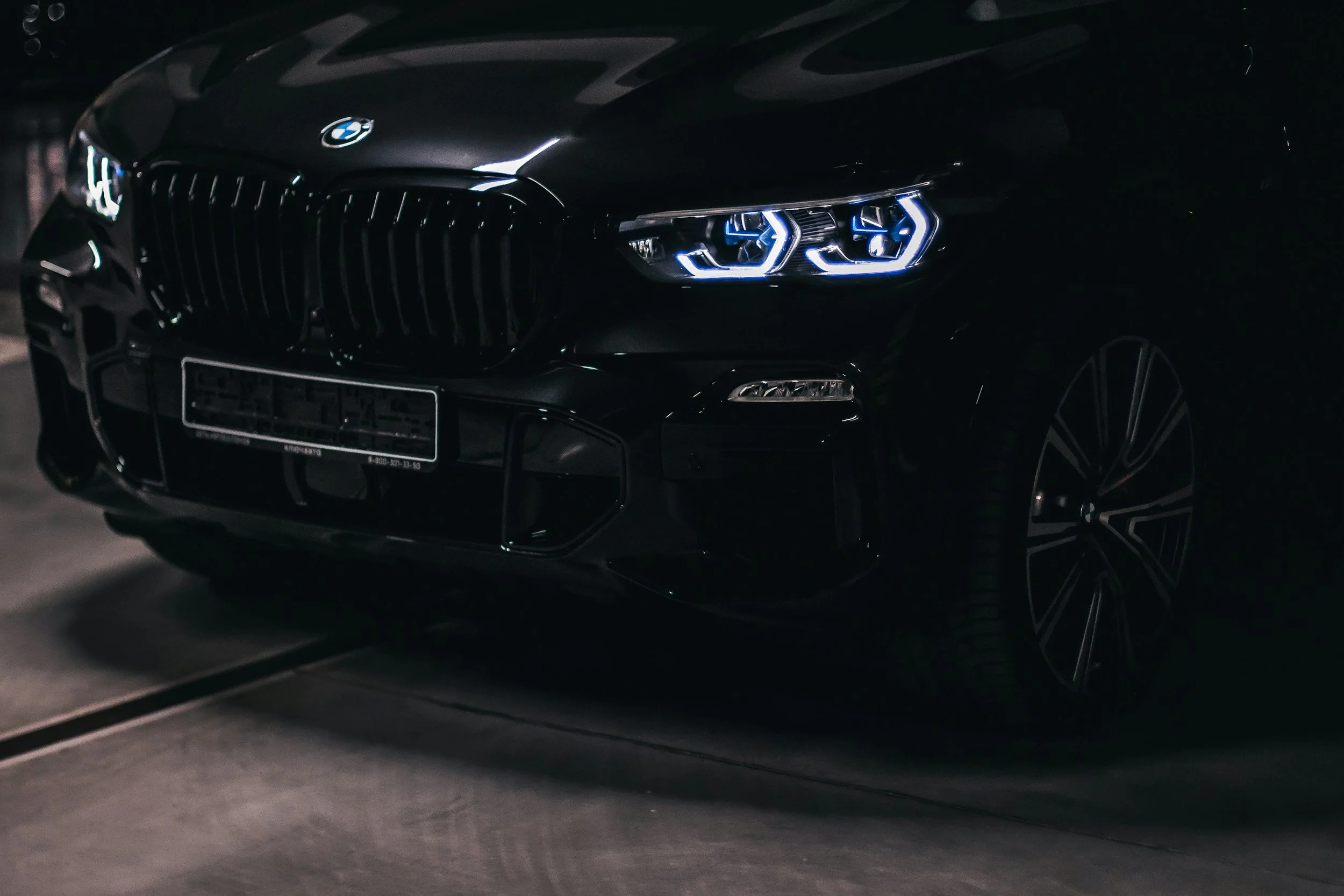 Black luxury SUV representing Blackout Mobility premium transportation
