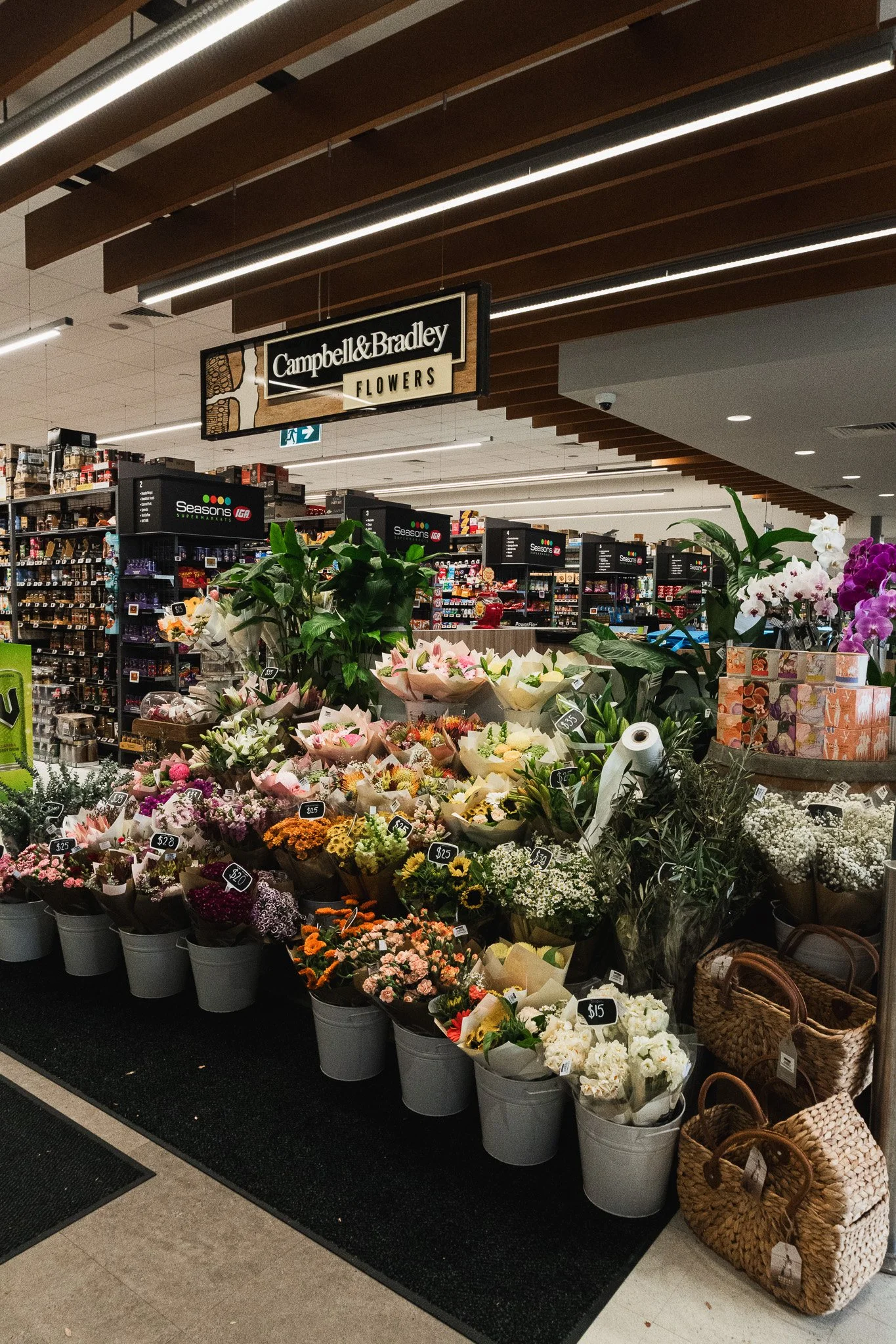 Campbell & Bradley Flowers store display