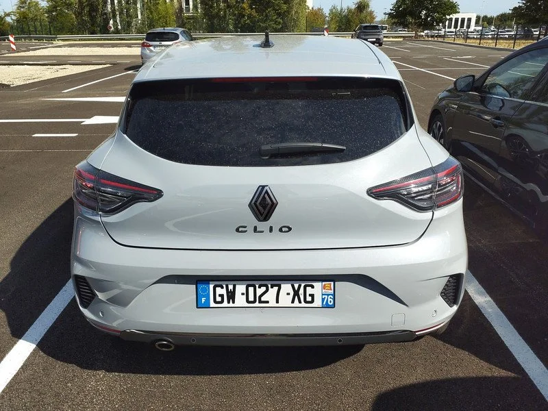 RENAULT_CLIO_GW-027-XG_2.jpg