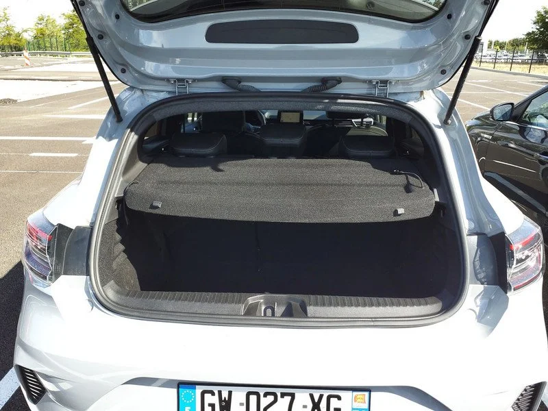 RENAULT_CLIO_GW-027-XG_3.jpg