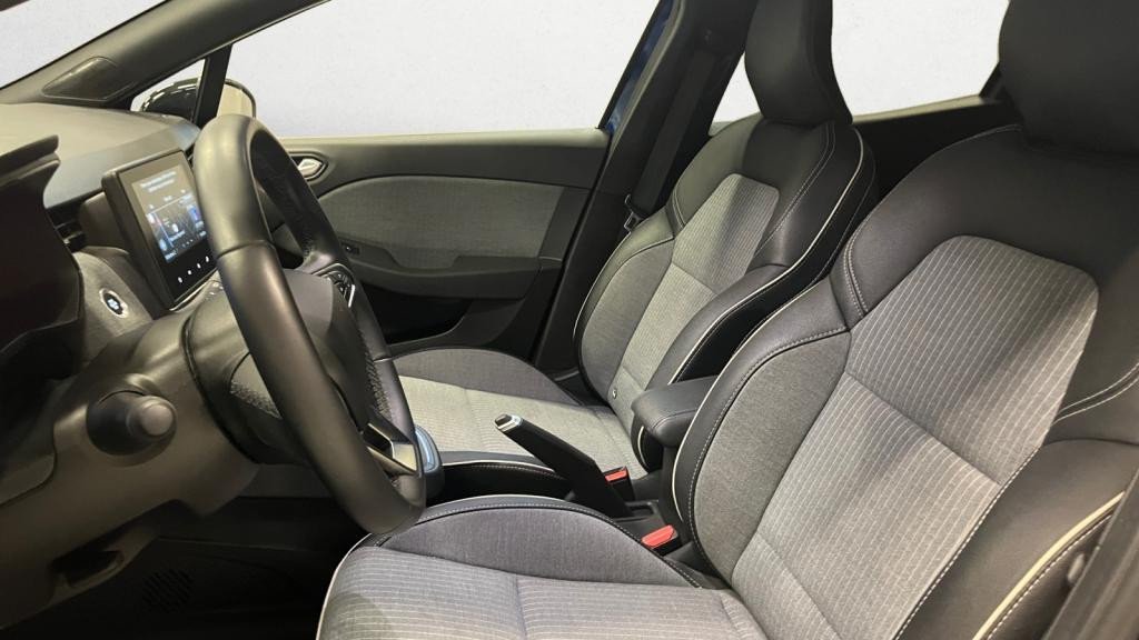RENAULT_CLIO_GW-817-ZY_10.jpg