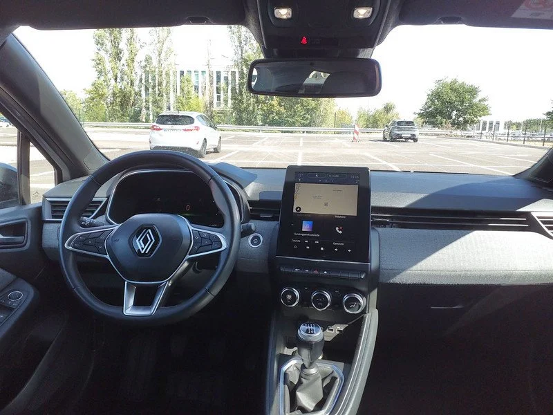 RENAULT_CLIO_GW-027-XG_5.jpg