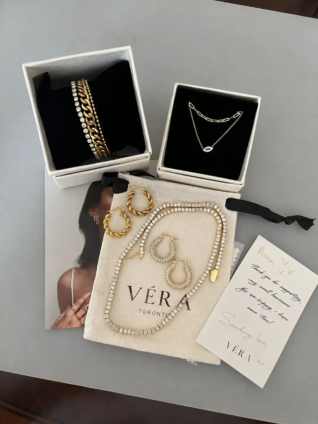 VÉRA