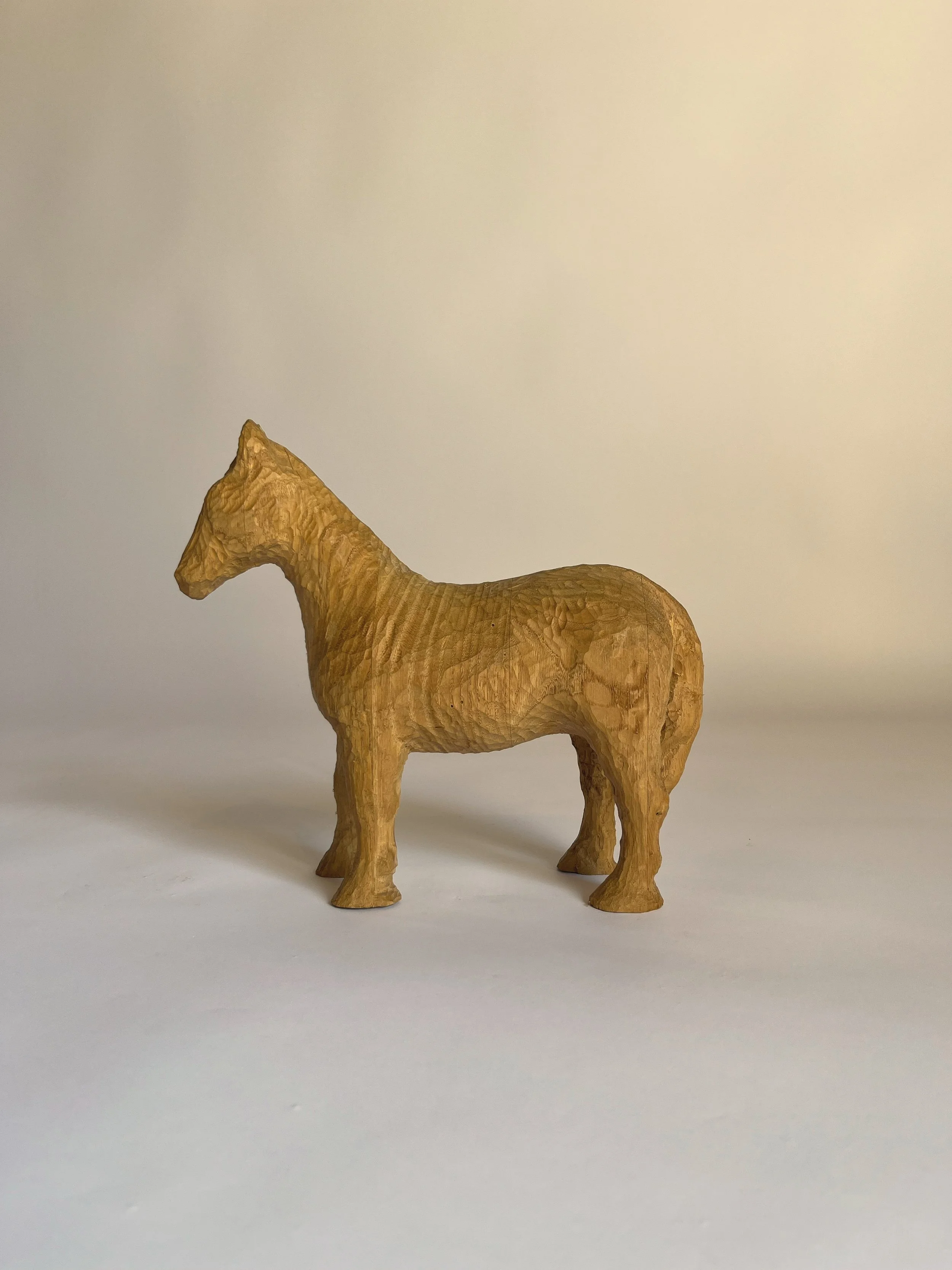 Horse dad, 2023. Chestnut - 23 x 25 x 10 cm 