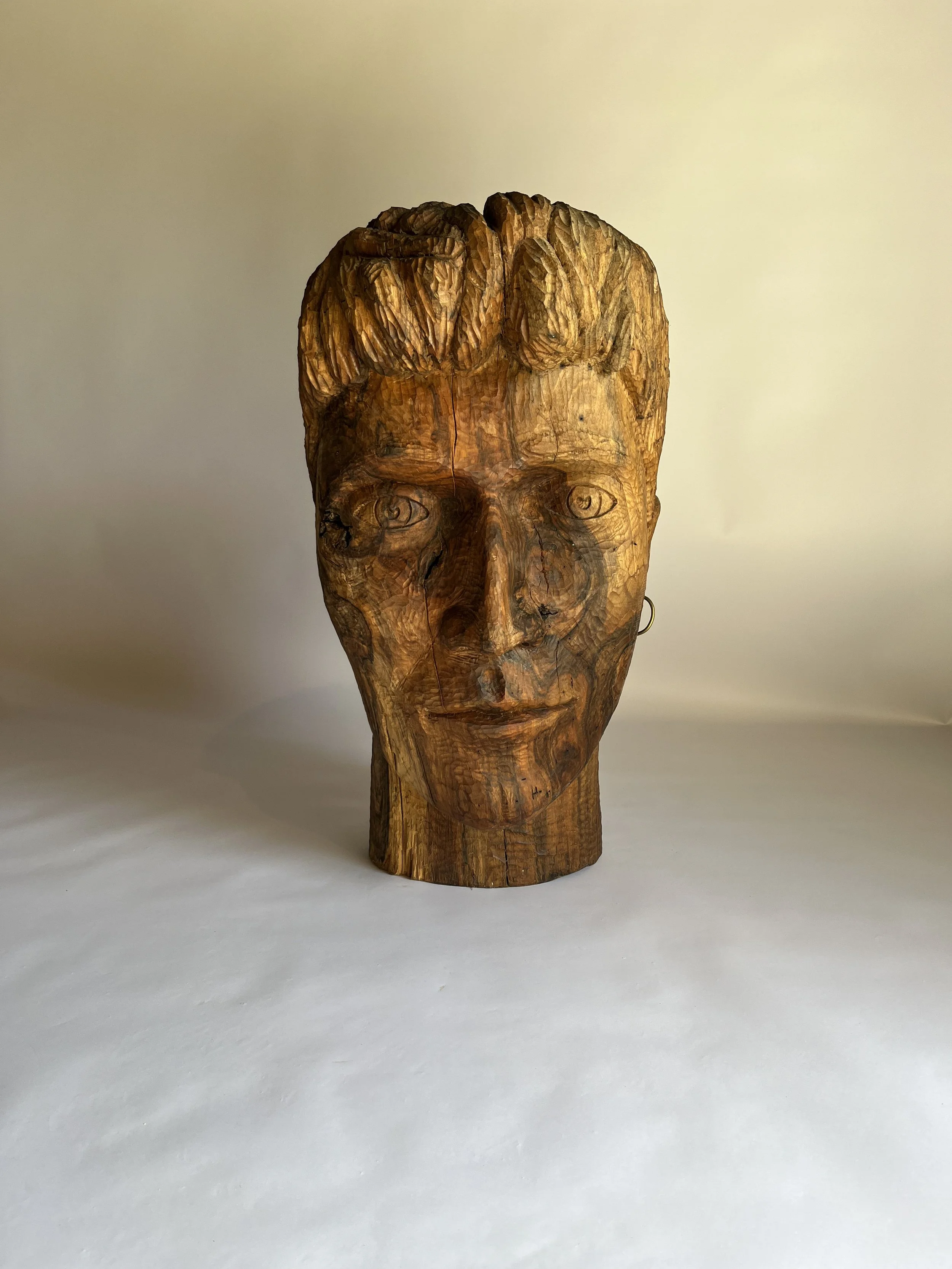 La grosse tête, 2024. Walnut - 90 x 50 x 50 cm 