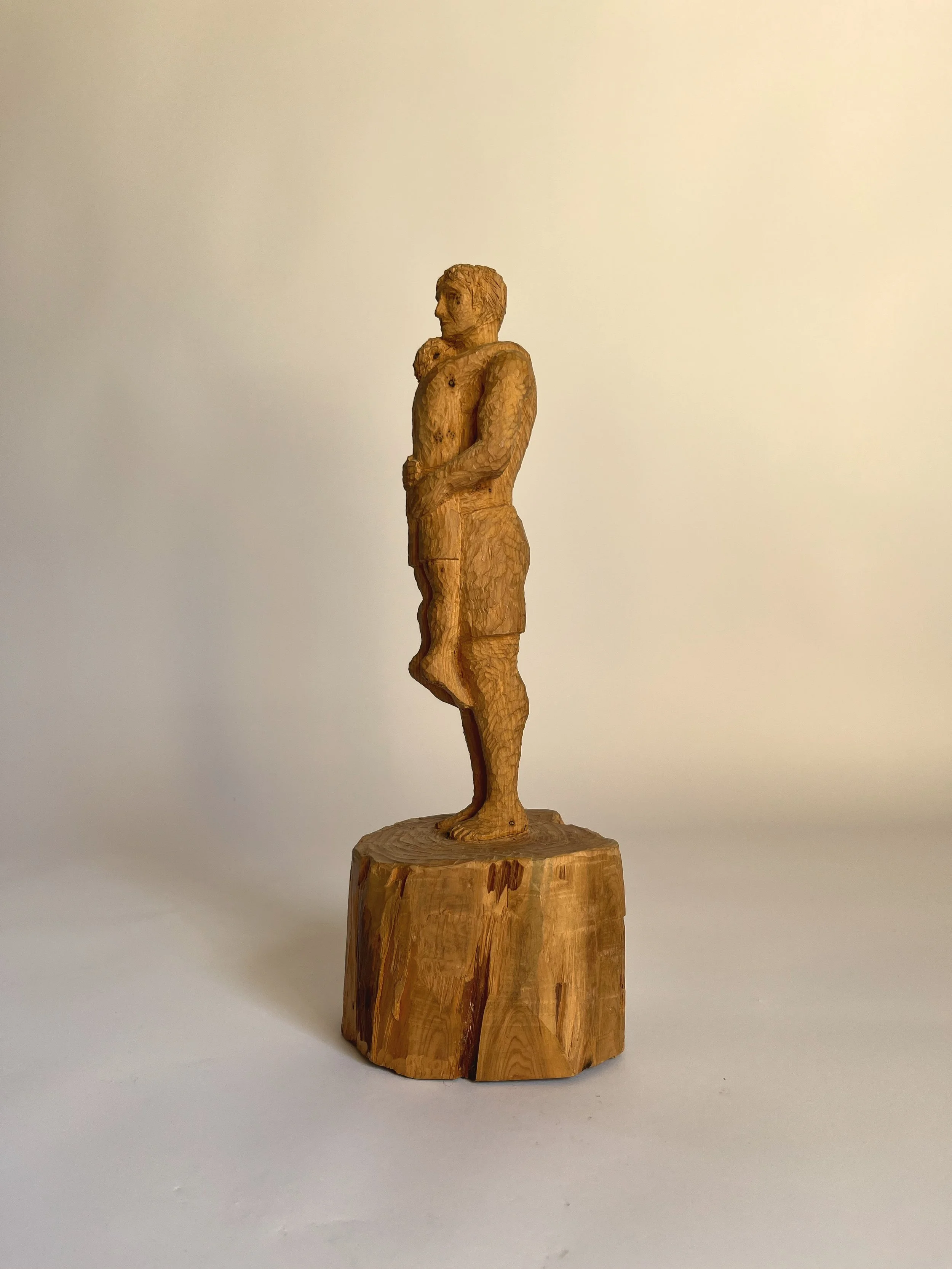 The hug of time, 2022. Juniper - 37 x 13 x 12 cm 
