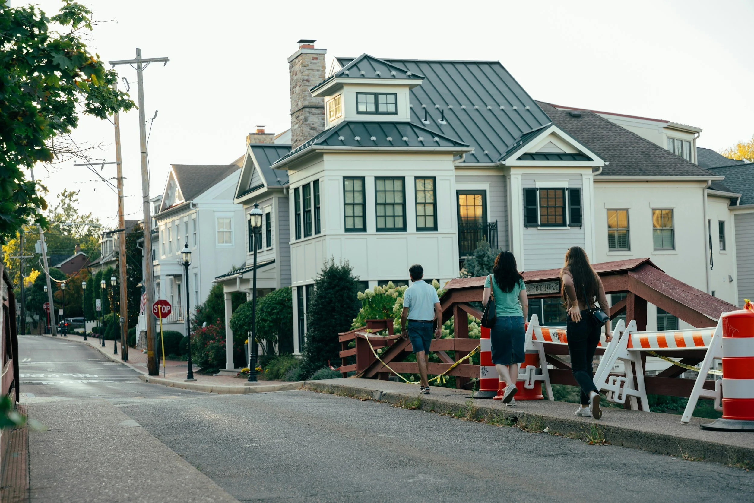 Can Your HOA Fine You? What Homeowners Should Review First