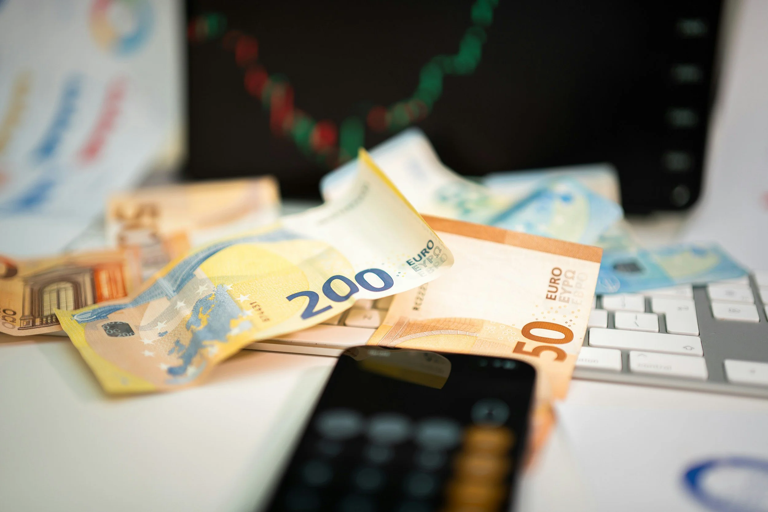 Chargebacks vs. Refunds: What Is the Difference and When Does Each Apply?