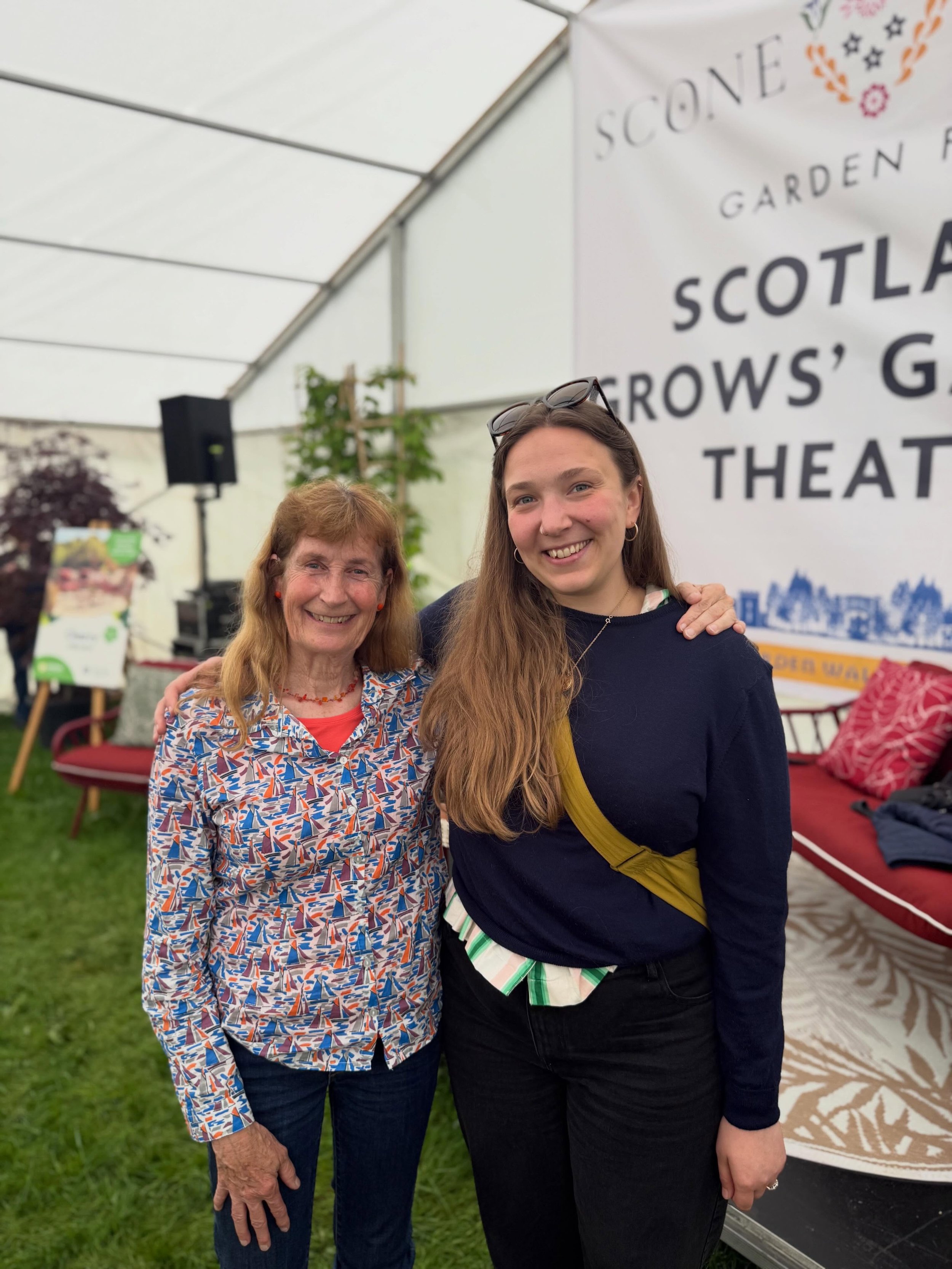 I got the chance to meet and speak to the lovely Carole Baxter today at @sconepalacegardenfair ☺️

Hearing more about her long career as a female gardener, horticulturalist and TV presenter at @beechgrove_garden was inspiring to say the least! Thank 