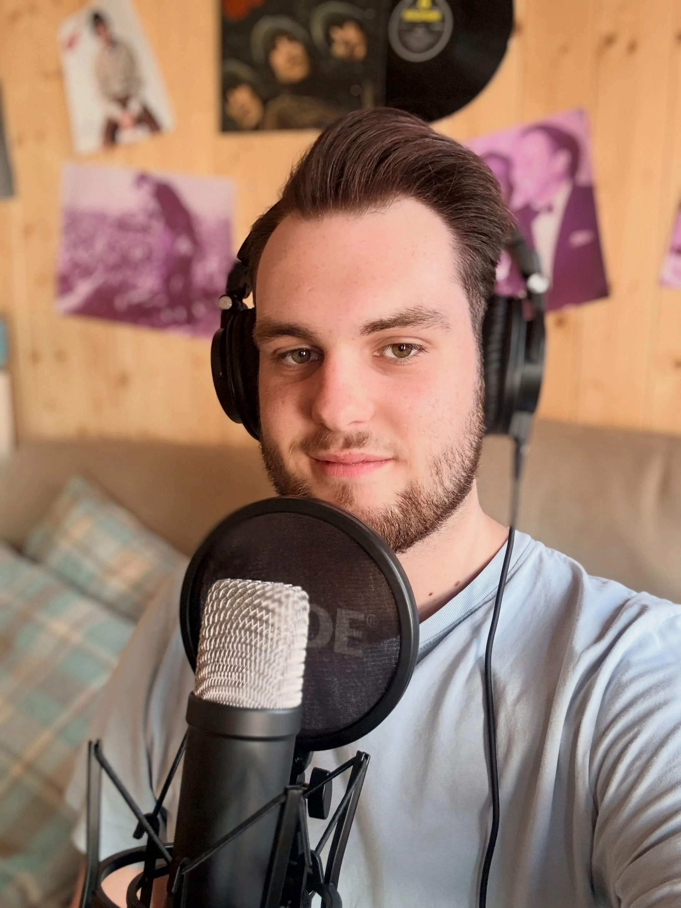 As part of my work producing The Phil Howard Late Show, I recently had the pleasure of sitting down with the incredibly talented writer-director @tommyneanwriter and voice actor Chris Smith for a special podcast episode. We talked about the show, how