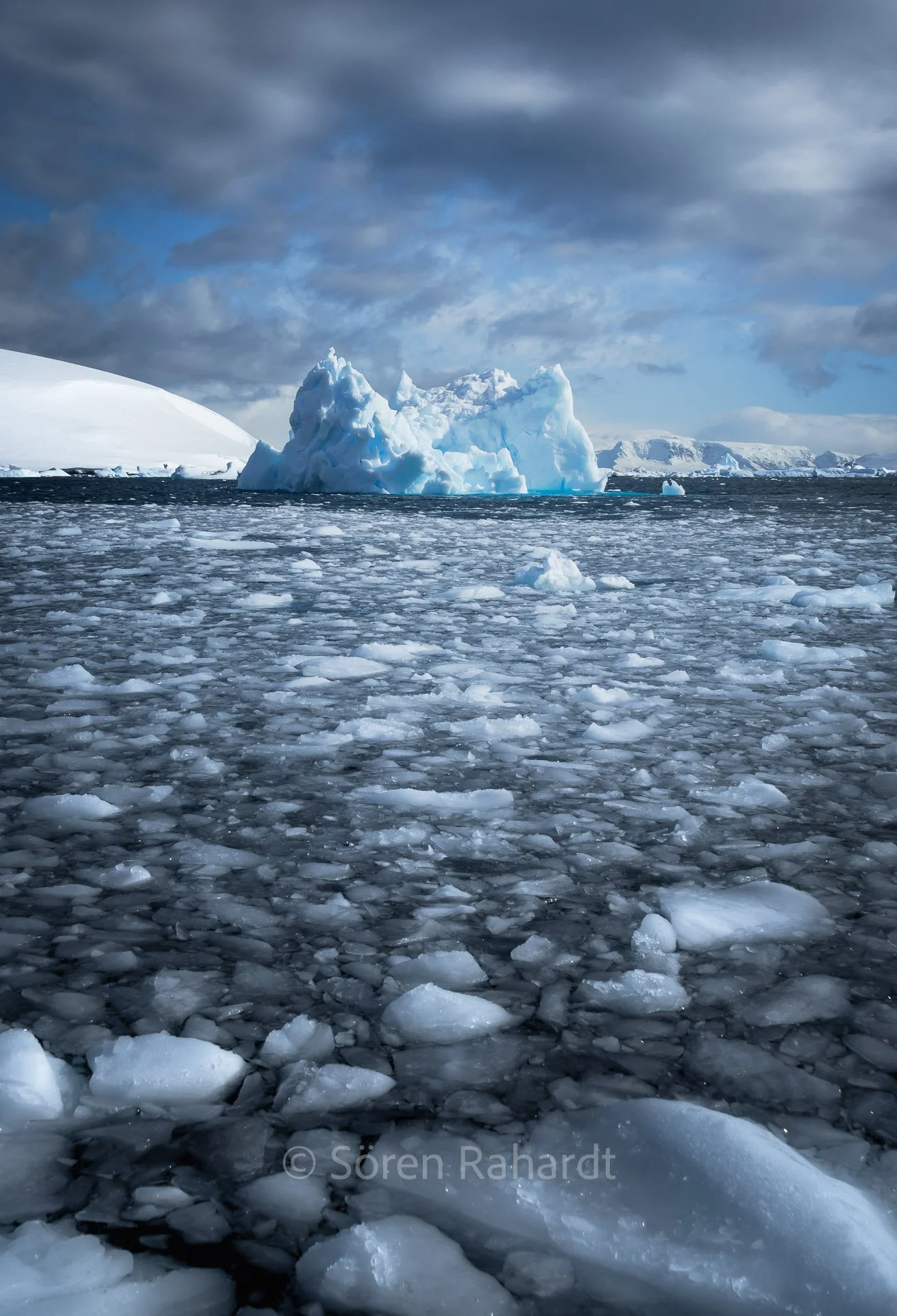 soeren-2023-landscape-antarctica-ice.jpg