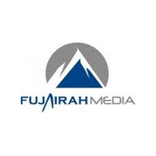Logo for Fujiirah Media med en fjellmotiv og teksten 'Fujiirah Media'.