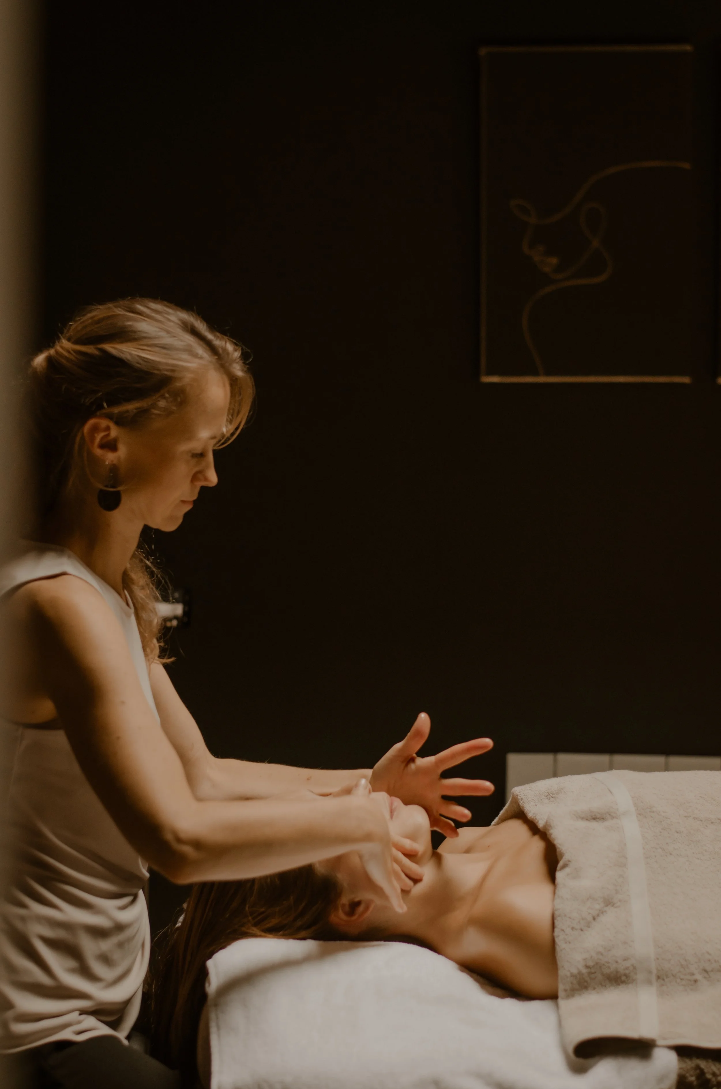 DE LA TETE AUX PIEDS : massage et soin sur mesure