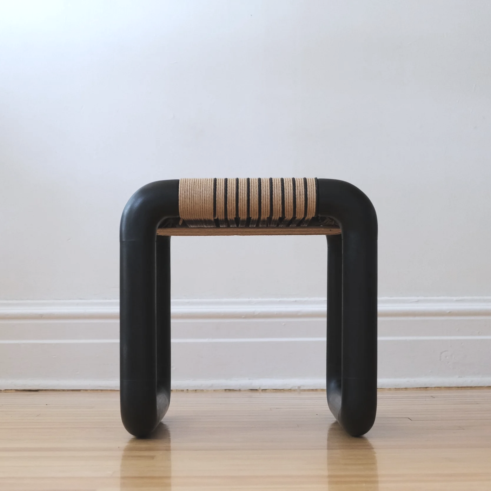 Stool_02_04.png