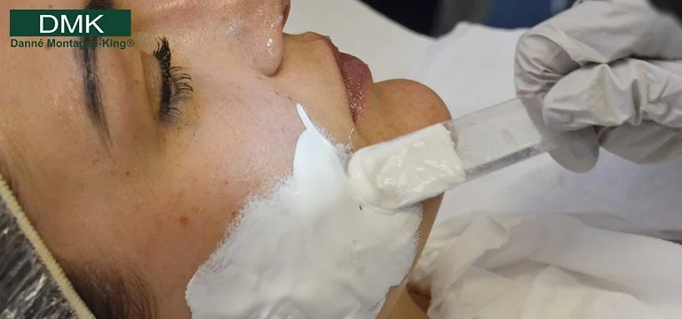 Alkaline wash hair removal is a professional treatment designed to gently remove fine facial hair using an alkaline-based solution that softens and breaks down the keratin structure of the hair.
