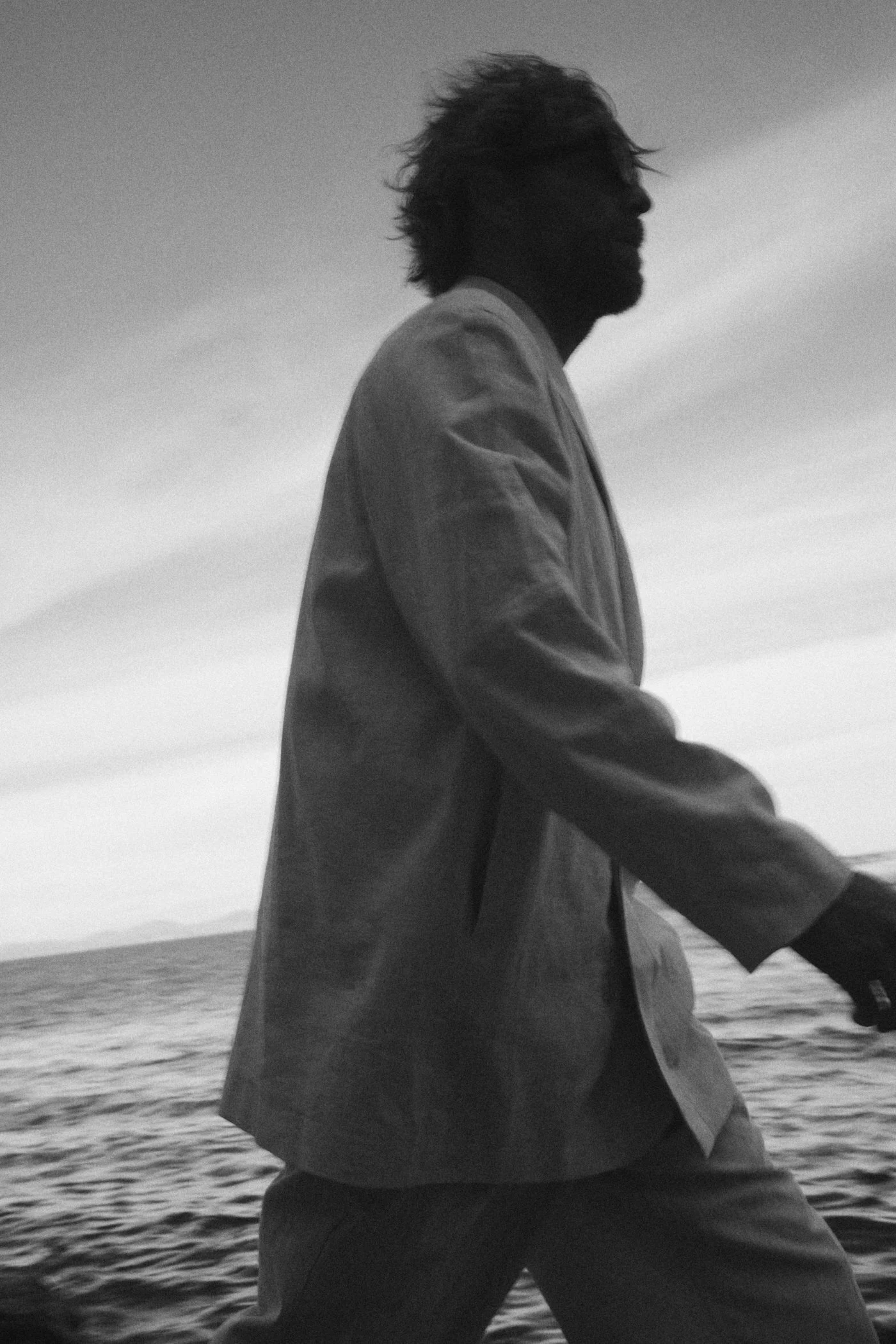 Grand Revers Suit in un-dyed French linen.