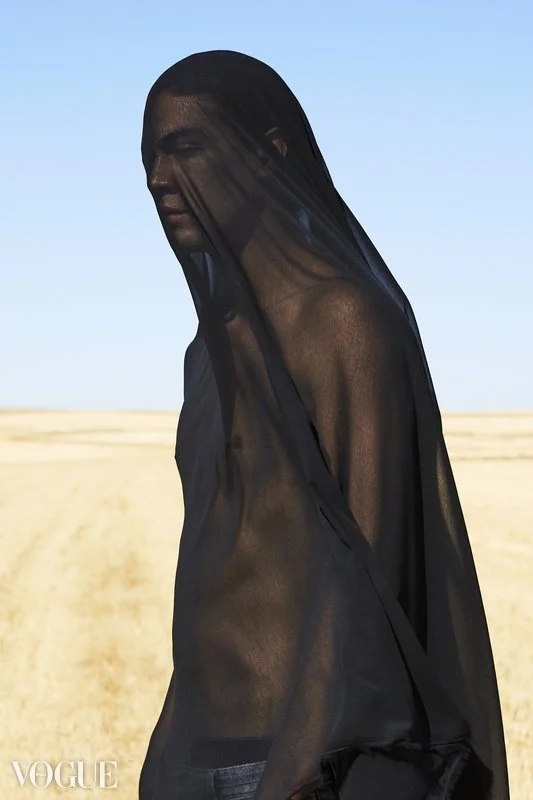 PhotoVogue_BeautyFlash_Luis Semeño_AngelaRober14561.jpg