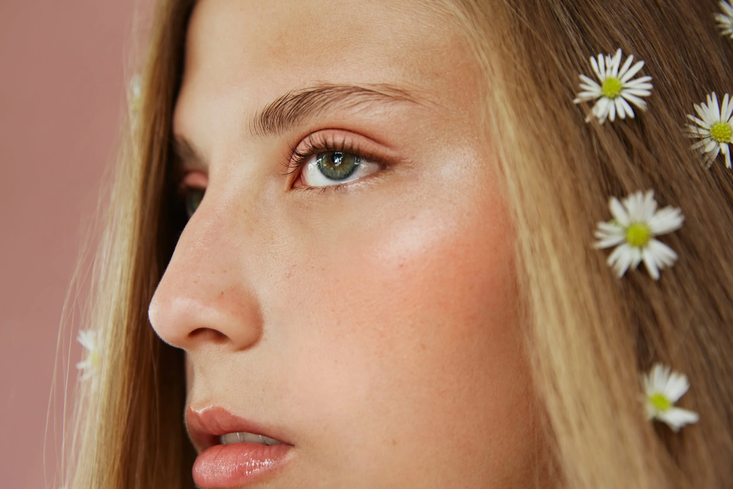 Angela Rober_Beauty_Blonde_Young_Woman11.jpg