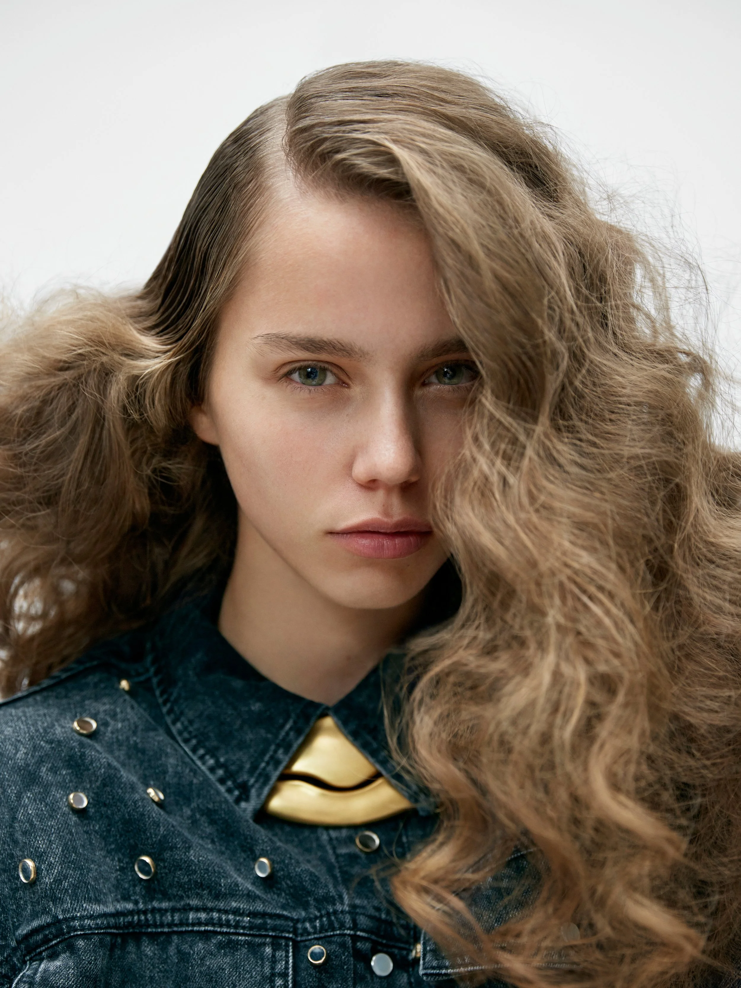 BeautyEditorial_AngelaRober_0542.jpg