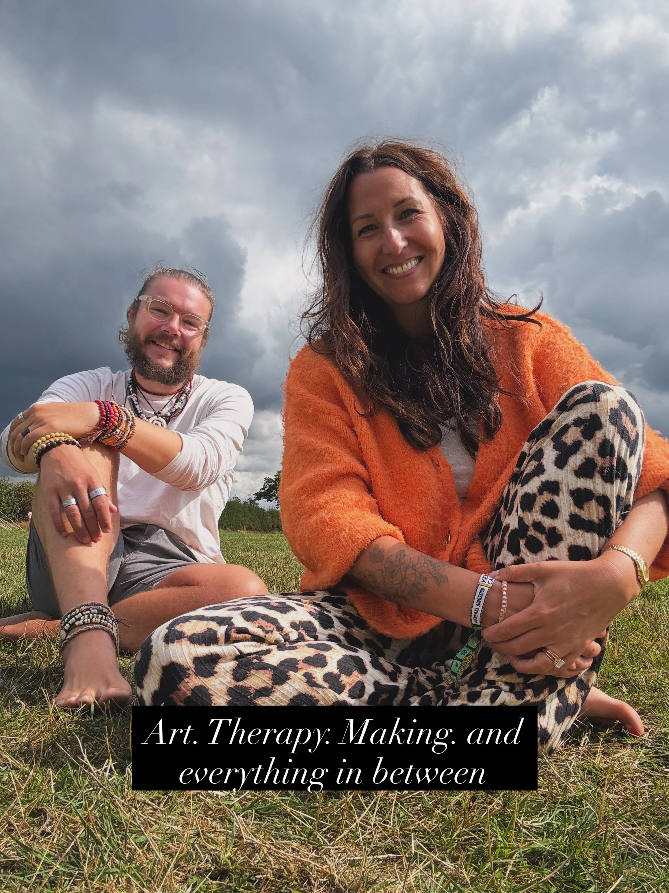 There are two of us behind Solas &amp; Mentari.

We&rsquo;re both therapists in training 

One of us is an artist. One of us is an aromatherapist. Both of us are slightly obsessed with people.

Why we become who we become.
The things we carry.
The wa
