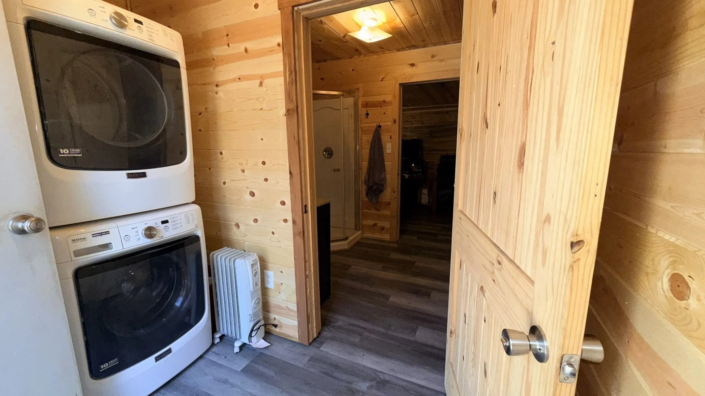 16_Laundry Room.jpeg
