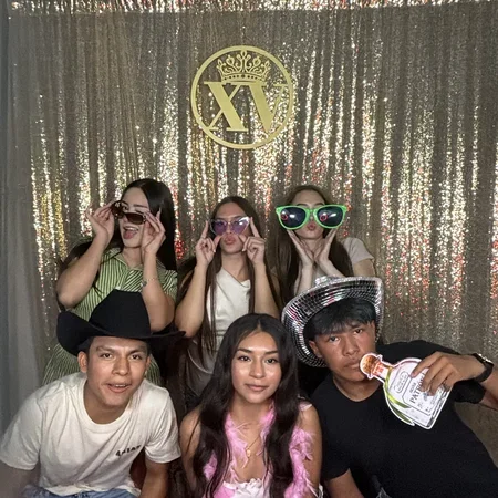 📱 Digital Photo Booth $325    • 3 Hours