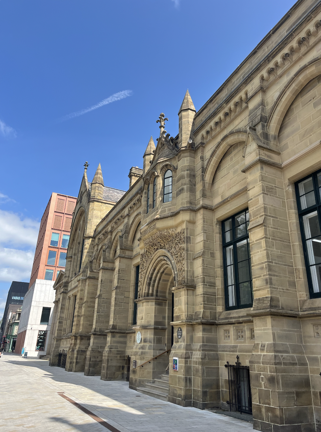 Walking around Manchester Metropolitan University 