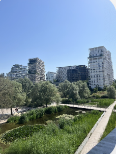 The unique and modern architecture at the 17th arrondissement 