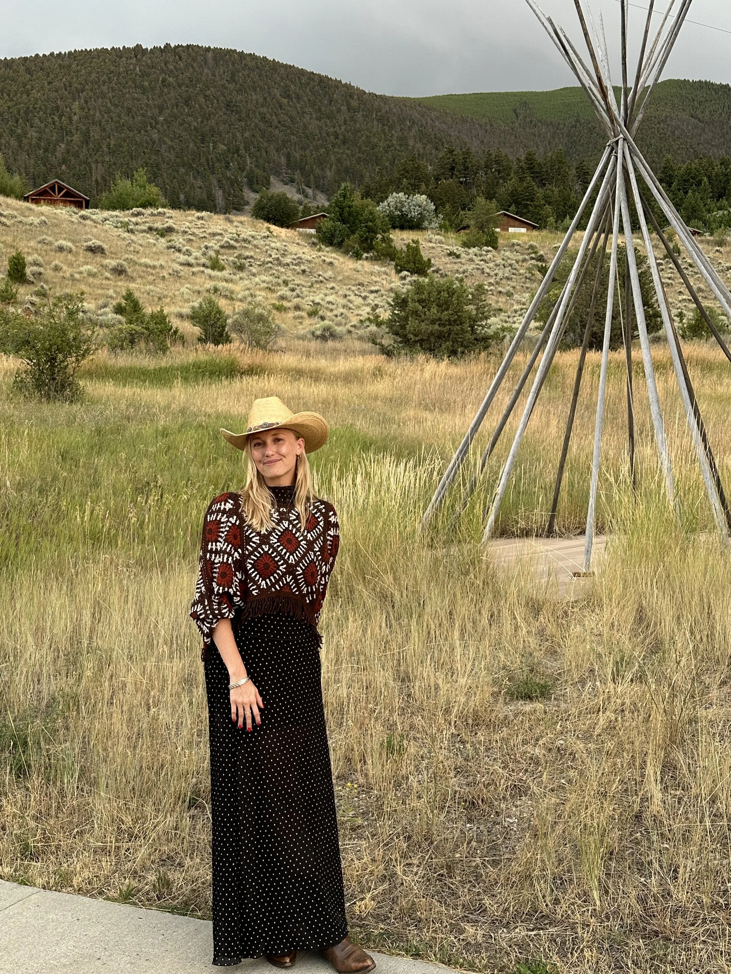 Meet Isabel Sellhausen, a New York designer with a background in interior design, creative strategy, and research, exploring interiors, architecture, culture, and place.