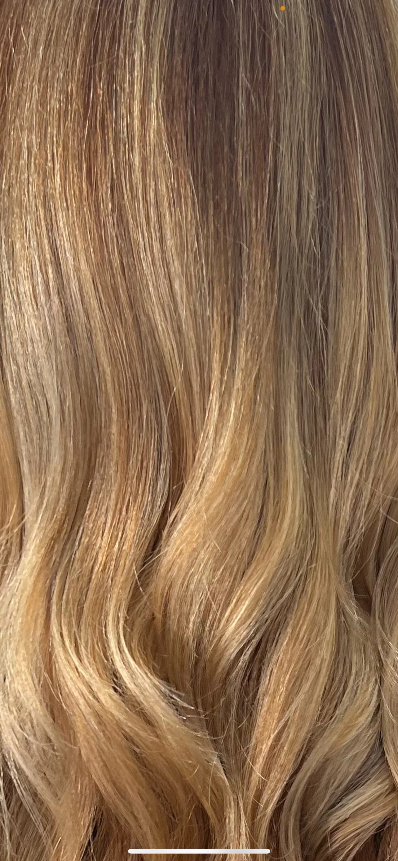 Golden Caramel hair color transformation, showcasing a stunning result by Dalina Rivas.
