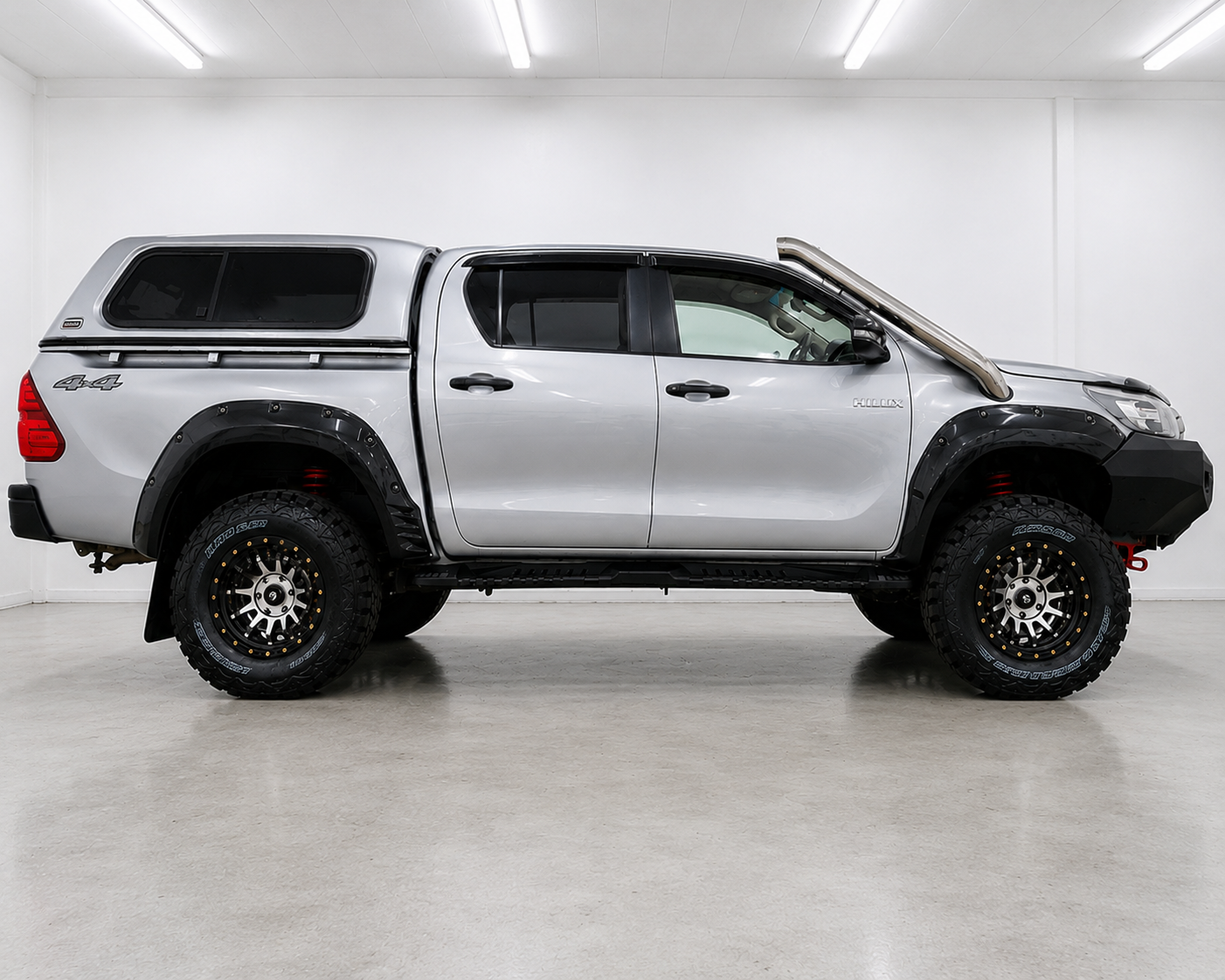 Super Low Ks Gorilla Lifted 4X4 Manual Hilux (3).png