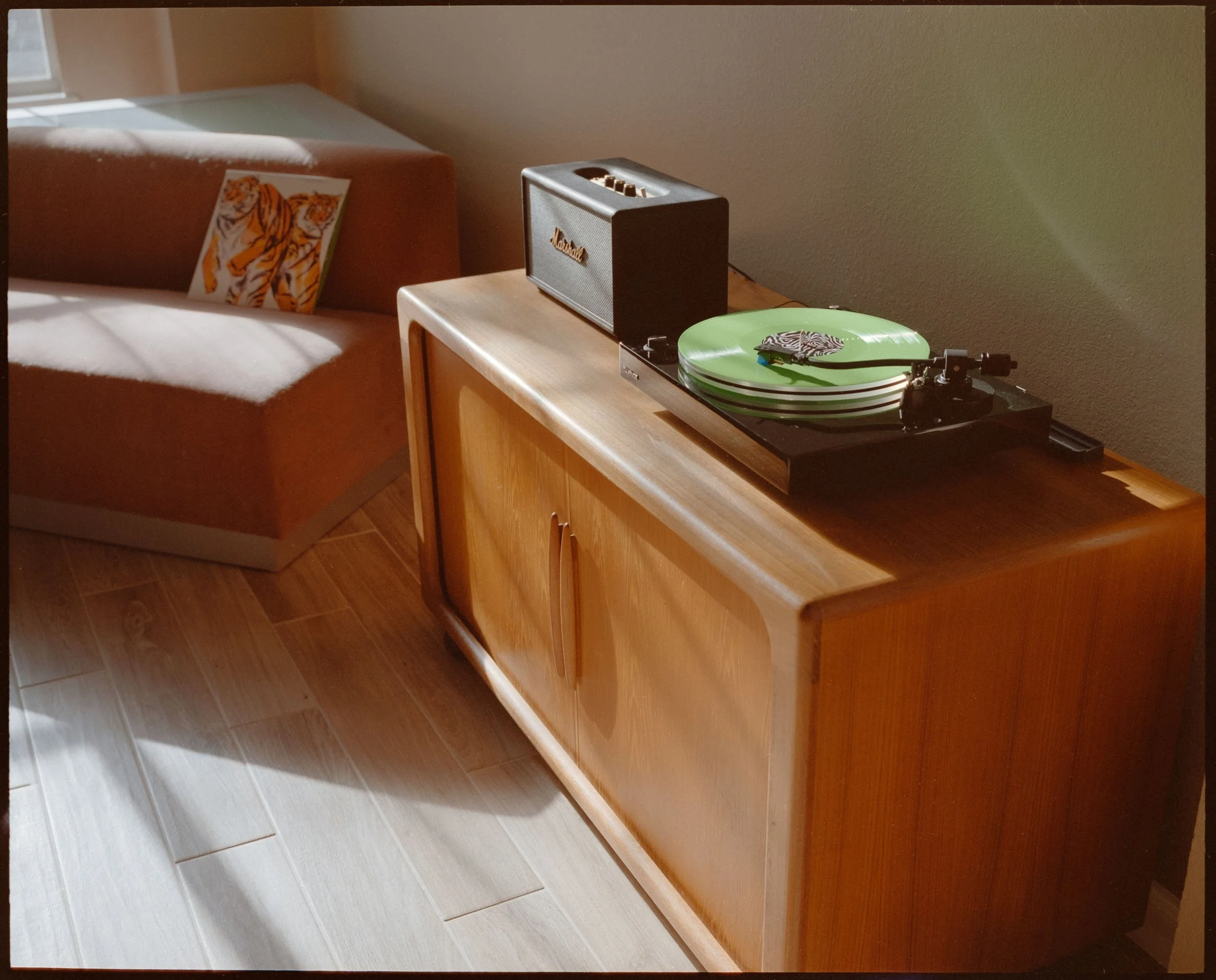 medium format-film-photography-interiors-2.jpg