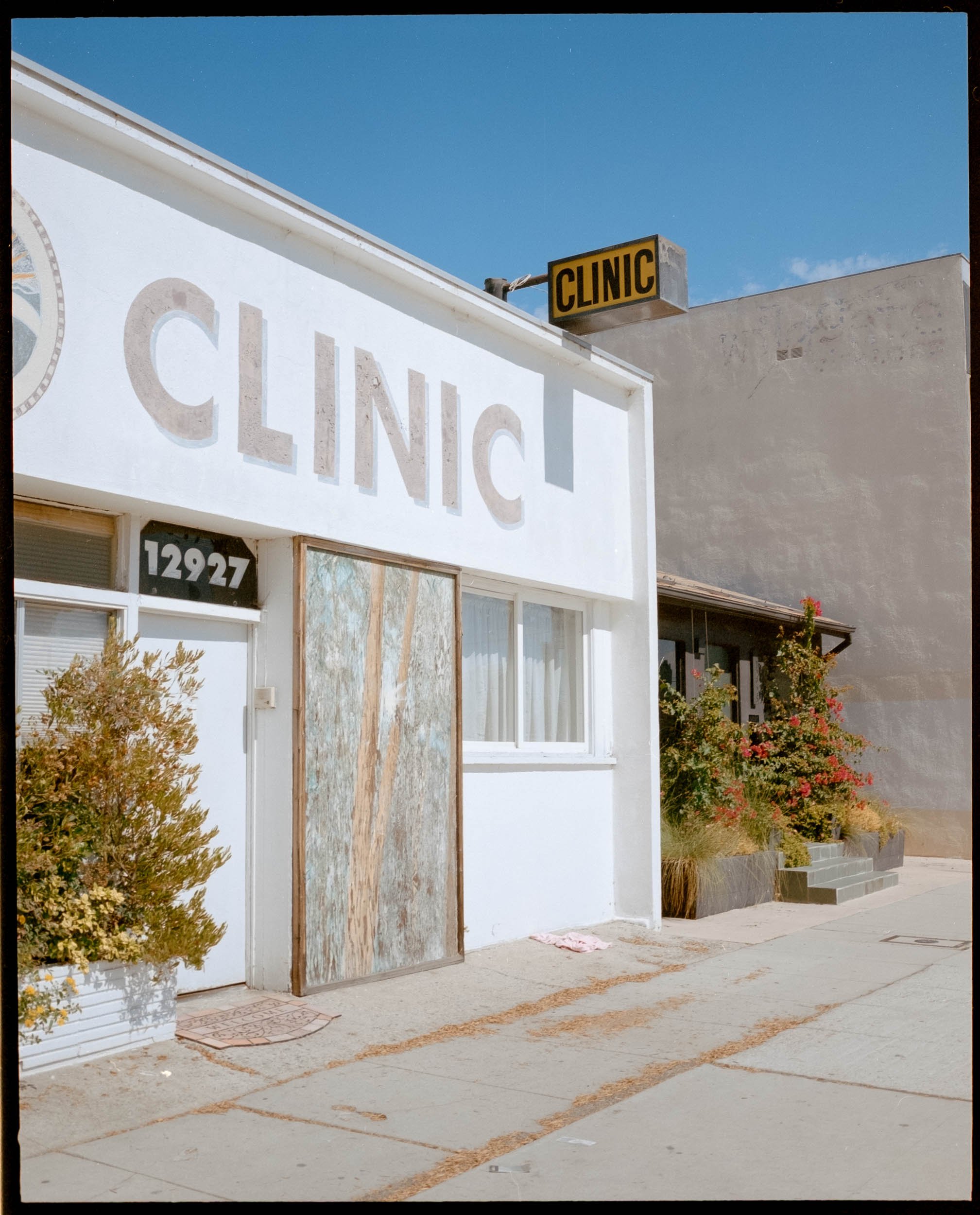 medium format-film-photography-buildings-2.jpg