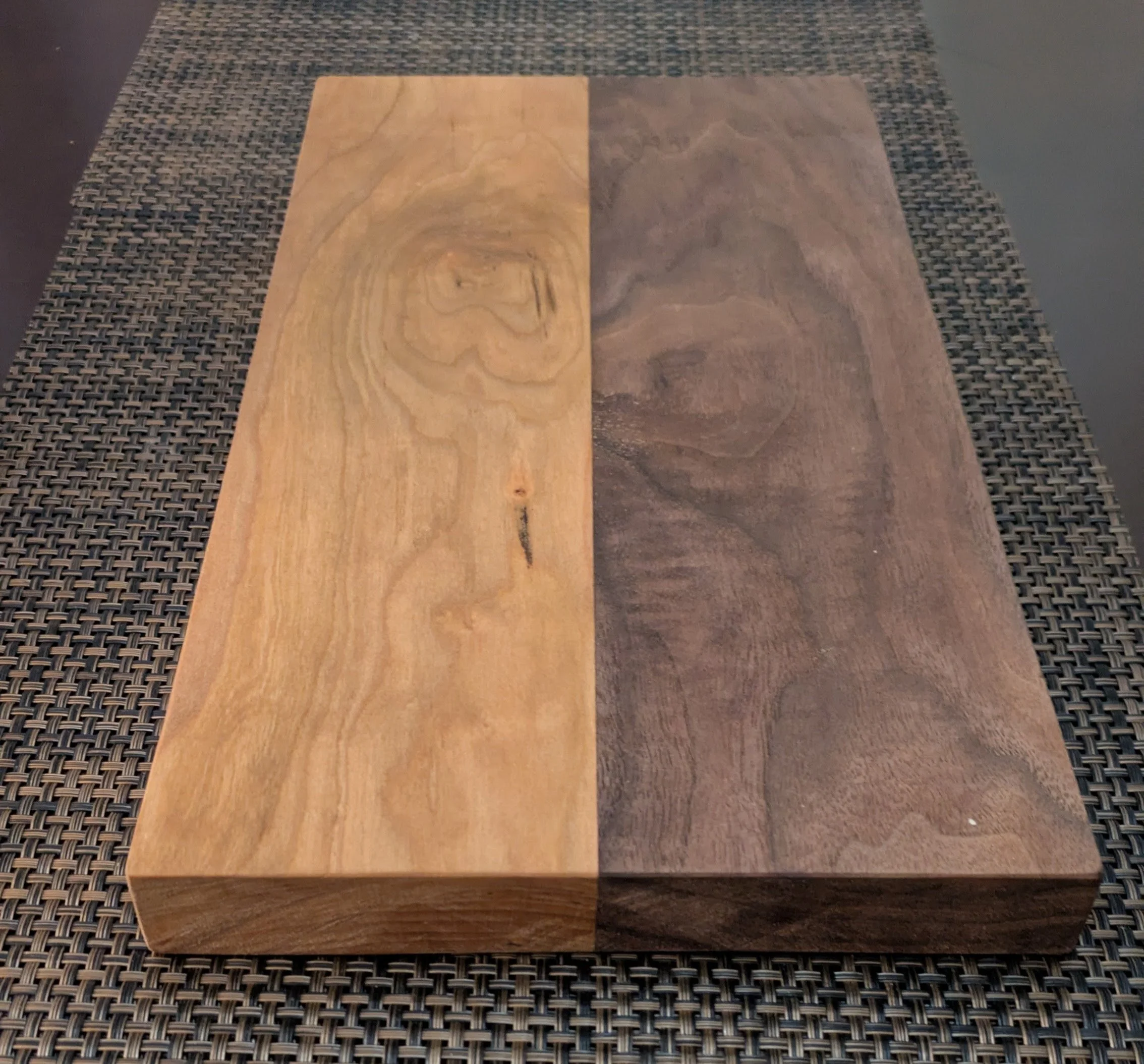 Charcuterie split half walnut 15.5x7.75x1 photo 1.jpg