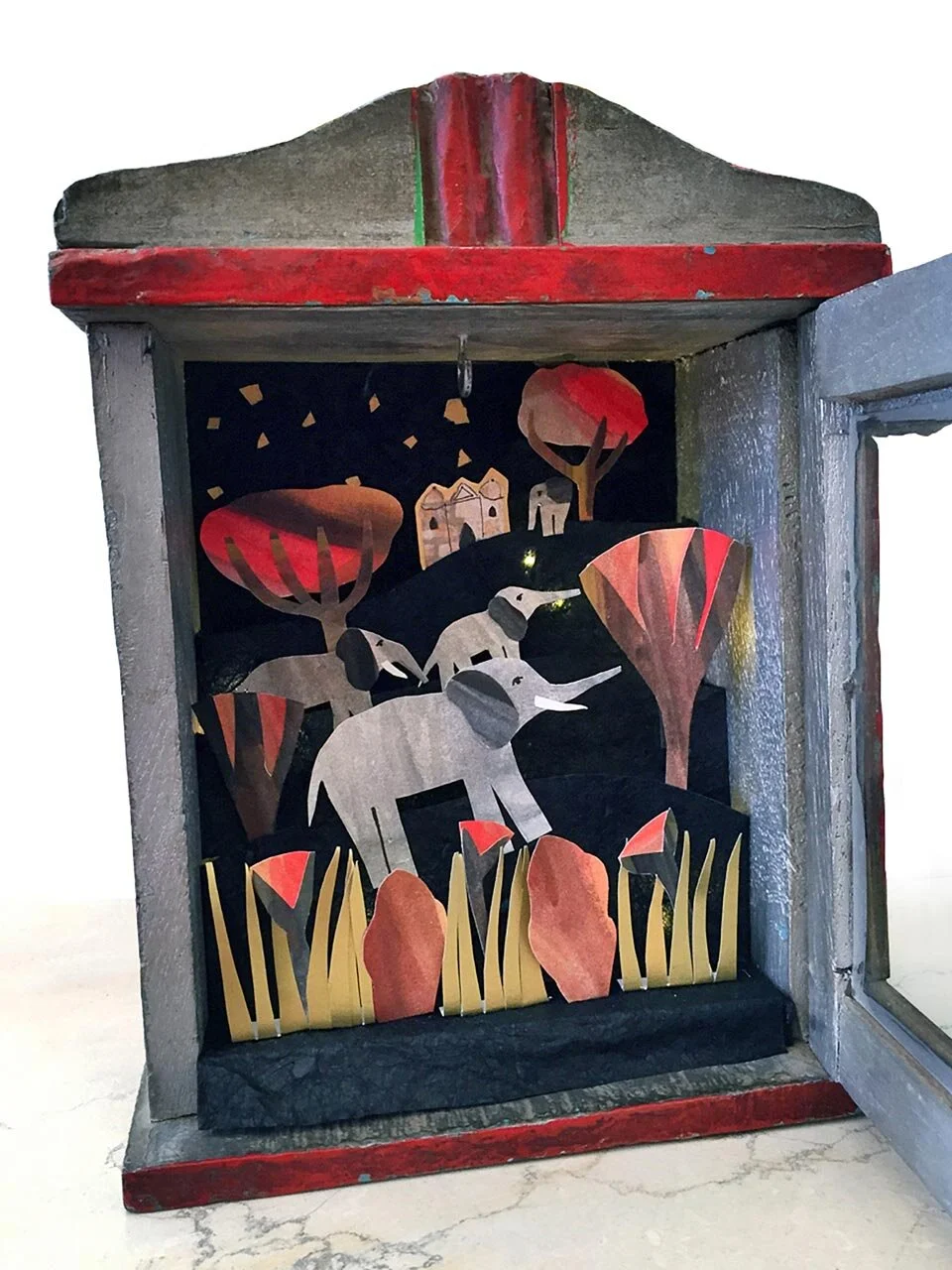 Elephant Dream Diorama, opened view