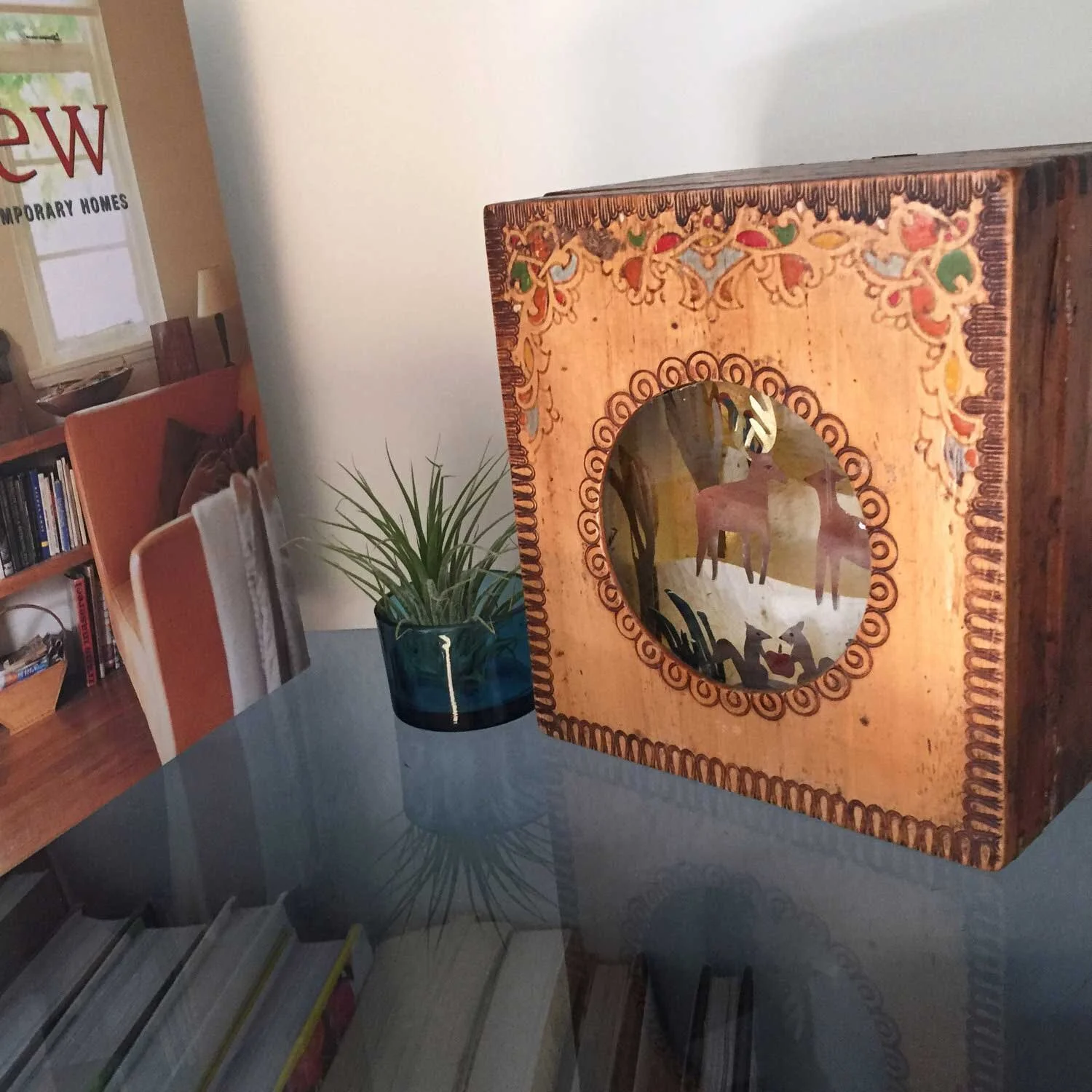 Deer Love Diorama, closed view