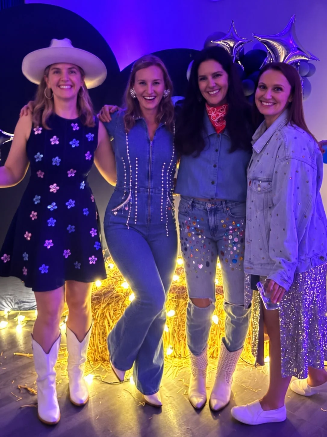 Customized denim on a night out! More embellishment workshops coming soon 👀

Join us for an upcoming costume making or craft workshop, link in bio 🔗

#oaklandart #oaklandcrafts #studio26 #madeatstudio26 #customdenim