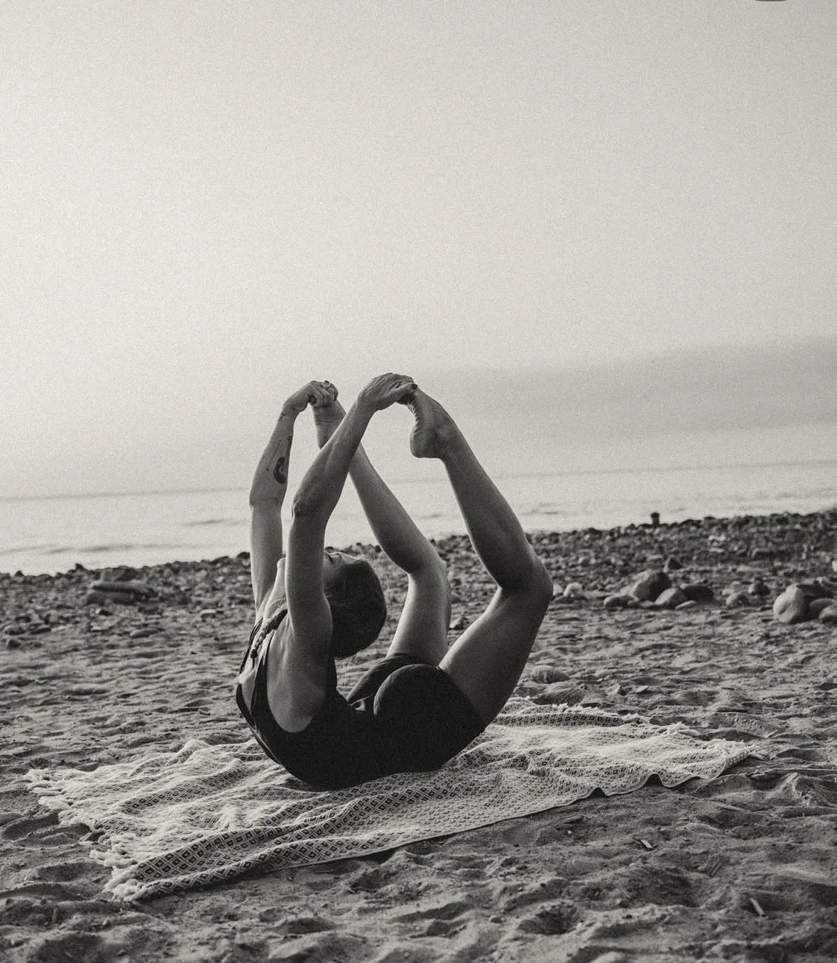 yoga al mare, flessibilità a Sanremo , pilates, contorsione
